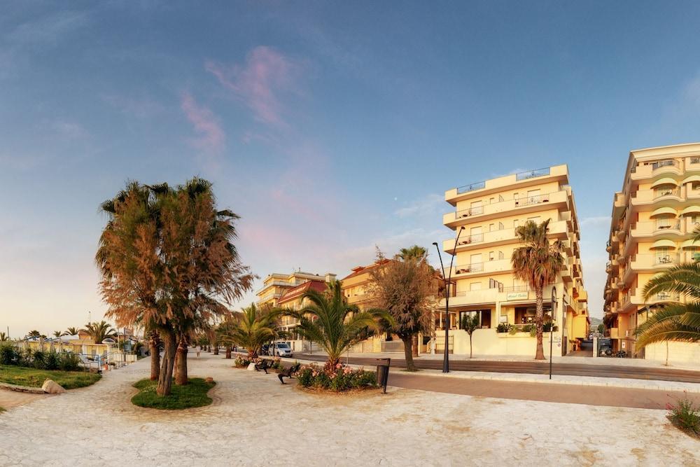 Hotel Bahia San Benedetto del Tronto Luaran gambar